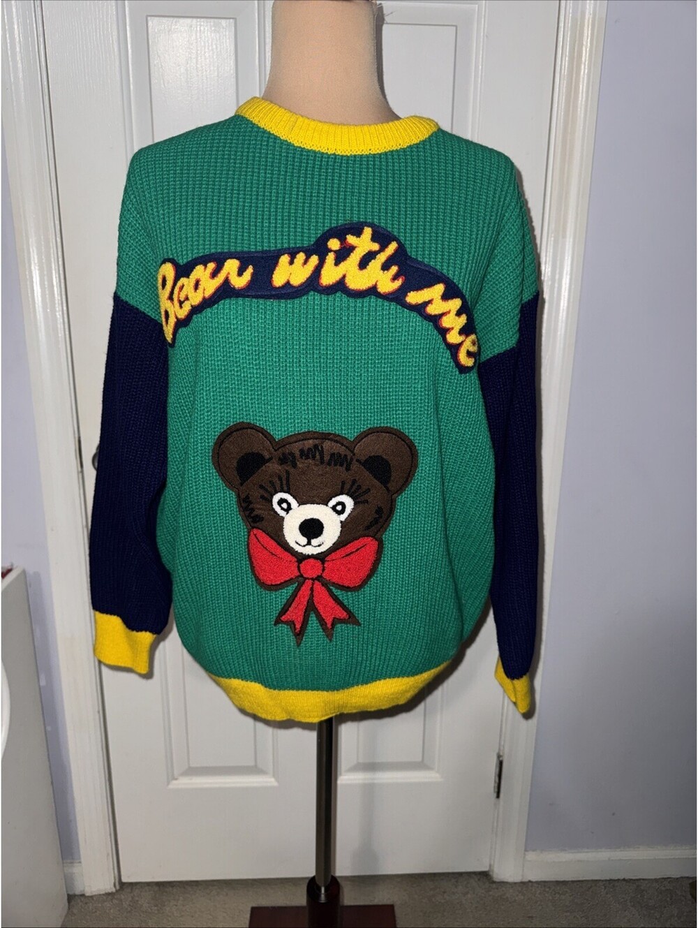 Vintage Crayons Bear With Me Bright Green Sweat Sweater Size Large